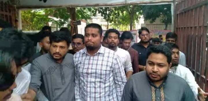 নারায়ণগঞ্জে এমপি হাসনাত আবদুল্লাহকে ঘিরে নেতাকর্মীদের উচ্ছ্বাস, স্বাগত জানাতে জনসমাগম